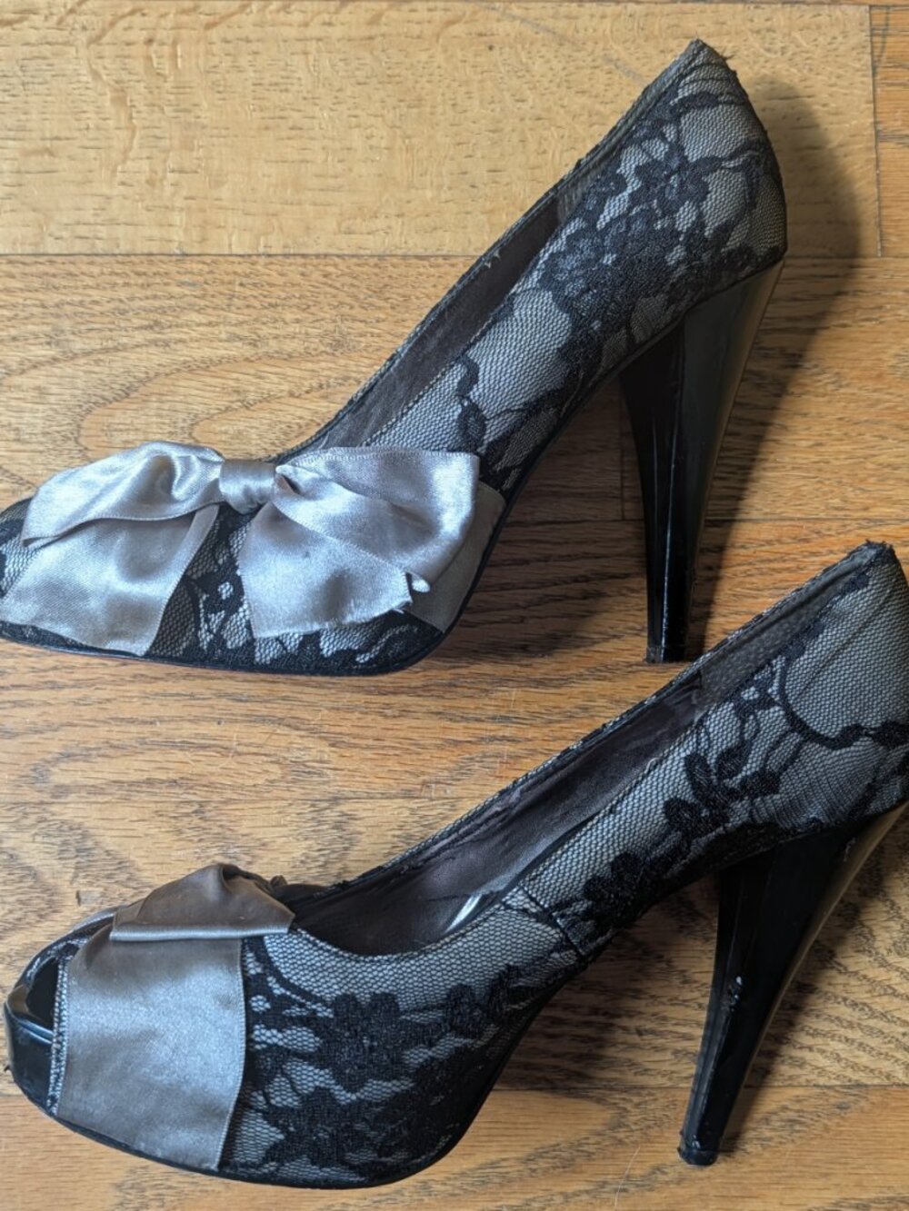 Paris Hilton Black Lace Peep Toe Heels Satin Bow Size 9 M Stiletto Pumps Y2K - Picture 6 of 15